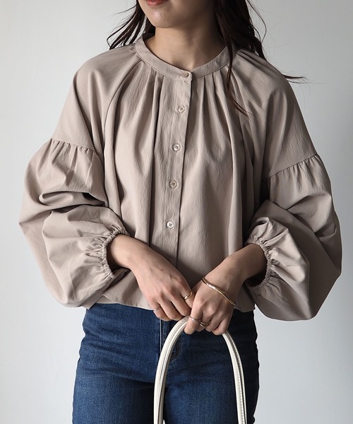 Riberry(リベリー)の「ボリューム袖ショートブラウス(シャツ/ブラウス・レディース・アイボリー/ベージュ/グリーン・MEDIUM)」の14枚目の写真