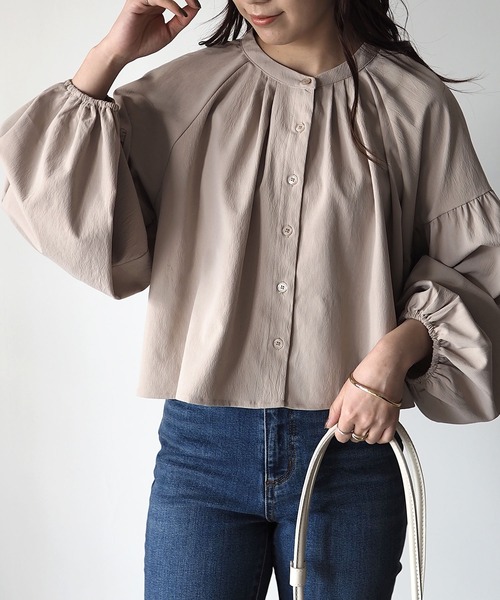 Riberry(リベリー)の「ボリューム袖ショートブラウス(シャツ/ブラウス・レディース・アイボリー/ベージュ/グリーン・MEDIUM)」の15枚目の写真