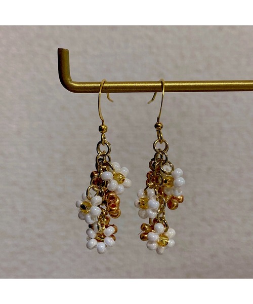 tone(トーン)の「【LoveAmooN】beads flower(MA)(ピアス(両耳用)・レディース・A/B/C/D/E/F/G/H/I・FREE)」の4枚目の写真