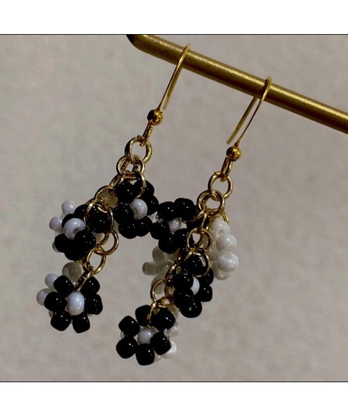 tone(トーン)の「【LoveAmooN】beads flower(MA)(ピアス(両耳用)・レディース・A/B/C/D/E/F/G/H/I・FREE)」の12枚目の写真