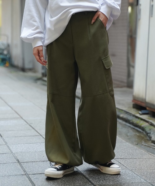 SPINNS(スピンズ)の「【累計販売1万本!!】10色展開 ツイル ドローコードワイドカーゴパンツ(カーゴパンツ・レディース・オフホワイト/カーキ/ピンク/オレンジ/グリーン/ブルー/ブラック/ブラック系/サックスブルー系/カモフラージュ/ブラウン系カモフラージュ/ブラウン/キナリ/マスタード/ベージュ系その他/チャコール/ブラック系その他2・ONESIZE)」の9枚目の写真