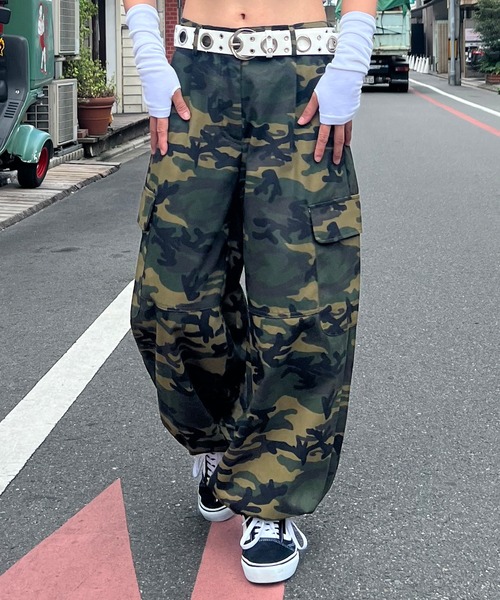 SPINNS(スピンズ)の「【累計販売1万本!!】10色展開 ツイル ドローコードワイドカーゴパンツ(カーゴパンツ・レディース・オフホワイト/カーキ/ピンク/オレンジ/グリーン/ブルー/ブラック/ブラック系/サックスブルー系/カモフラージュ/ブラウン系カモフラージュ/ブラウン/キナリ/マスタード/ベージュ系その他/チャコール/ブラック系その他2・ONESIZE)」の16枚目の写真