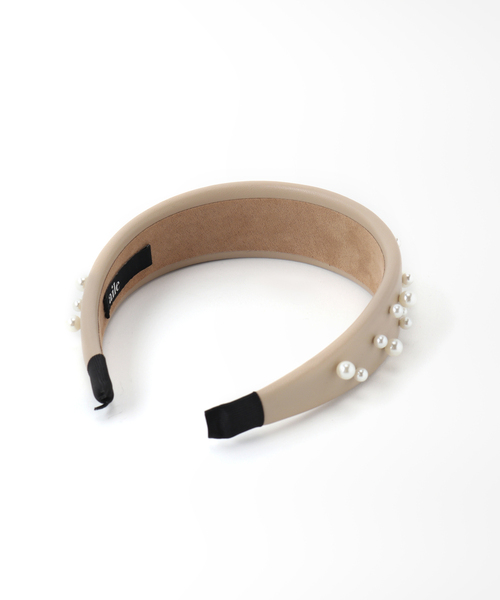 SLOBE IENA(スローブイエナ)の「【aile/エール 】 パールヘアバンド(ヘアバンド・レディース・ブラック/ベージュ・FREE)」の4枚目の写真