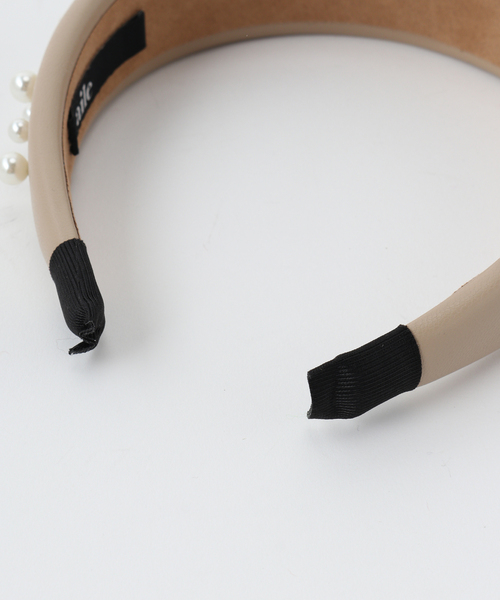 SLOBE IENA(スローブイエナ)の「【aile/エール 】 パールヘアバンド(ヘアバンド・レディース・ブラック/ベージュ・FREE)」の5枚目の写真