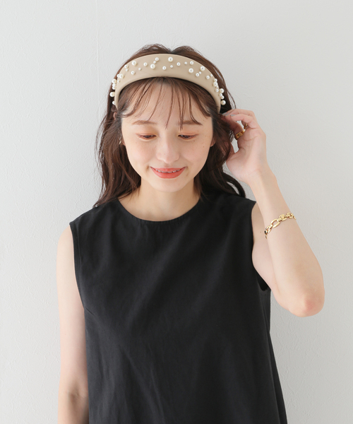 SLOBE IENA(スローブイエナ)の「【aile/エール 】 パールヘアバンド(ヘアバンド・レディース・ブラック/ベージュ・FREE)」の9枚目の写真
