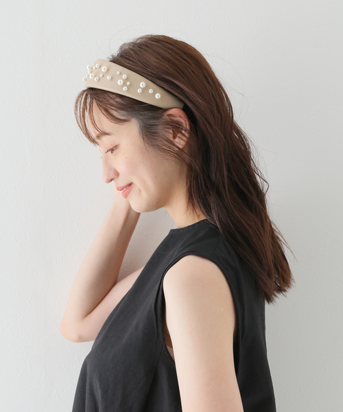 SLOBE IENA(スローブイエナ)の「【aile/エール 】 パールヘアバンド(ヘアバンド・レディース・ブラック/ベージュ・FREE)」の10枚目の写真