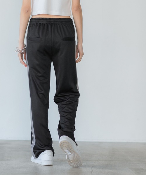 PBLIM(ページボーイリム)の「PAGEBOYLIM/カラーラインパンツ(スウェットパンツ・レディース・ブラック/オレンジ/ブルー・MEDIUM/LARGE)」の9枚目の写真