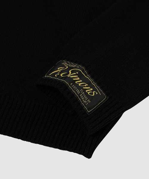 RAF SIMONS（ラフシモンズ）の「Loose fit sweater with net V-neck insert（ニット/セーター・メンズ・ブラック/グレー・1/2）」の4枚目の写真