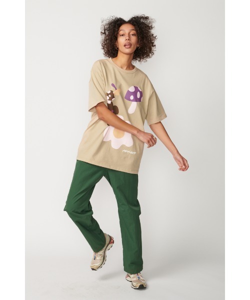 Not So Ape(ノットソーエイプ)の「MUSHROOM GRAPHIC T-SHIRT(Tシャツ/カットソー・メンズ・ベージュ/ブラウン・FREE)」の5枚目の写真
