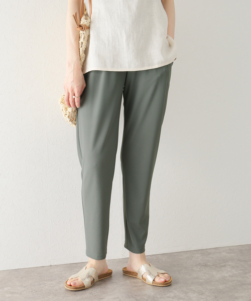 La TOTALITE(ラトータリテ)の「ポリエステルジャージタックパンツ(その他パンツ・レディース・チャコールグレー/ブラック・38/36)」の1枚目の写真