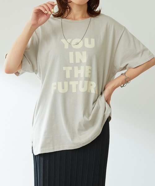 COLLAGE GALLARDAGALANTE（コラージュガリャルダガランテ）の「2WAYロゴTシャツ（Tシャツ/カットソー・レディース・ライトグレー/ベージュ・FREE）」の2枚目の写真