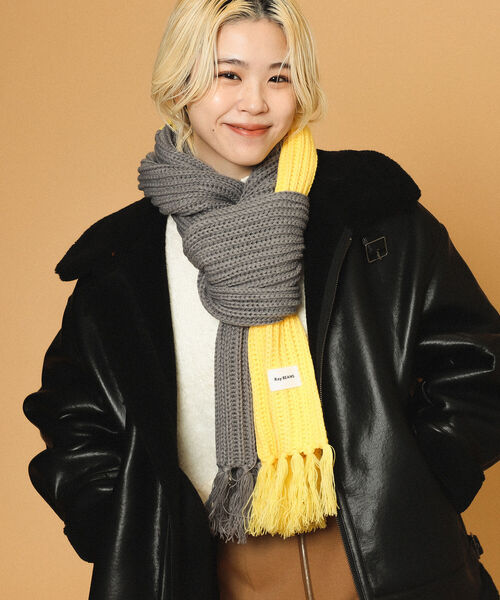 Ray BEAMS（レイビームス）の「Ray BEAMS / 2トーン リブ ロング マフラー（マフラー・レディース・レッド/イエロー・ONE SIZE）」の5枚目の写真
