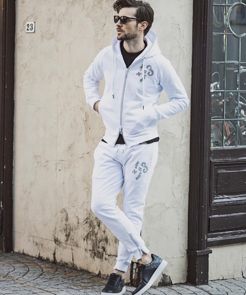 最終値下げ●美品●セットアップスーツ　ウノピュウノ　ハンガーとケース付き ウノピュウノ セットアップ 最終値下げ○美品○セットアップスーツ