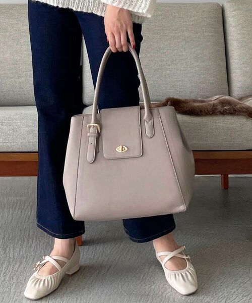 MAJESTIC LEGON(マジェスティックレゴン)の「Ladyスクエアハンドバッグ(ハンドバッグ・レディース・ブラック/アイボリー/グレイッシュベージュ・FREE)」の12枚目の写真