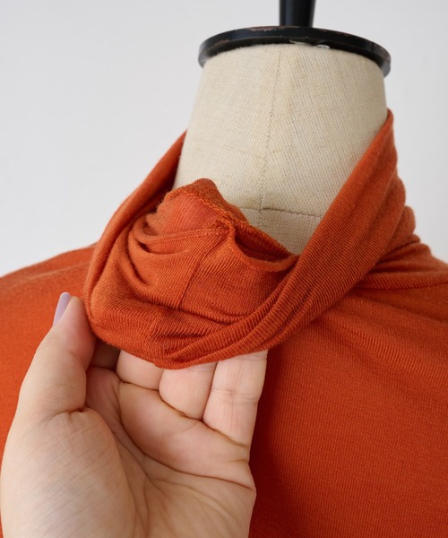 BEARDSLEY(ビアズリー)の「シルク混ハイネックカットソー(Tシャツ/カットソー・レディース・オレンジ/グレー・フリー)」の9枚目の写真