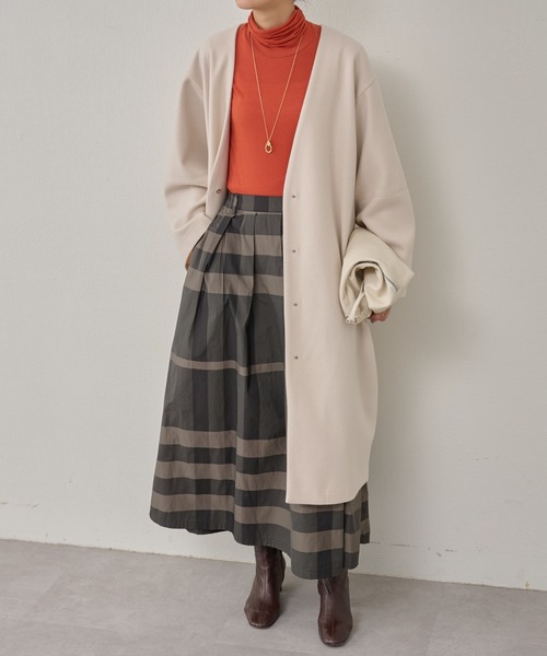 BEARDSLEY(ビアズリー)の「シルク混ハイネックカットソー(Tシャツ/カットソー・レディース・オレンジ/グレー・フリー)」の3枚目の写真