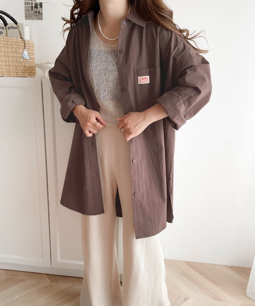 Java(ジャバ)の「《JaVaジャバ コラボ》コットン100% ナチュラルな風合いのオーバーサイズシャツ(無地&ストライプ)(シャツ/ブラウス・レディース・ベージュ/イエロー/ホワイト/サックスブルー/ブルー/ネイビー系/モカ/ブラウン/オレンジ・LARGE/MEDIUM/SMALL/X-LARGE)」の20枚目の写真