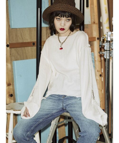 jouetie(ジュエティ)の「ガーゼガーターシャツ(シャツ/ブラウス・レディース・ブラック/オフホワイト/ブルー・MEDIUM)」の4枚目の写真