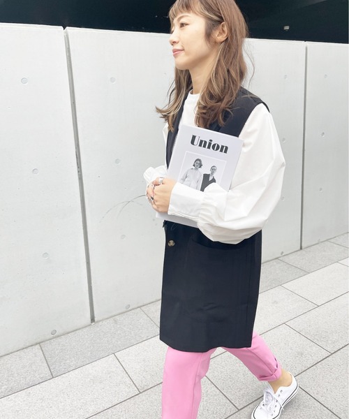 Meli rich(メリーリッチ)の「前後2WAYボリュームスリーブブラウス(シャツ/ブラウス・レディース・オレンジ/サックスブルー/グリーン/ネイビー/オフホワイト/グレイッシュベージュ・MEDIUM)」の21枚目の写真