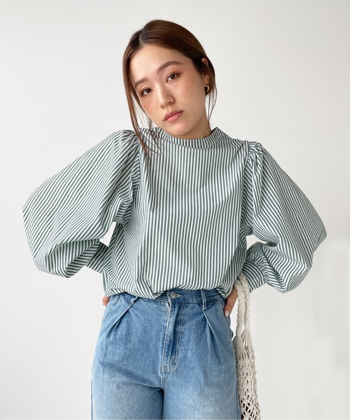 Meli rich(メリーリッチ)の「前後2WAYボリュームスリーブブラウス(シャツ/ブラウス・レディース・オレンジ/サックスブルー/グリーン/ネイビー/オフホワイト/グレイッシュベージュ・MEDIUM)」の16枚目の写真