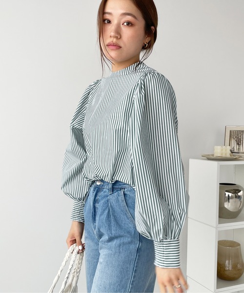 Meli rich(メリーリッチ)の「前後2WAYボリュームスリーブブラウス(シャツ/ブラウス・レディース・オレンジ/サックスブルー/グリーン/ネイビー/オフホワイト/グレイッシュベージュ・MEDIUM)」の17枚目の写真