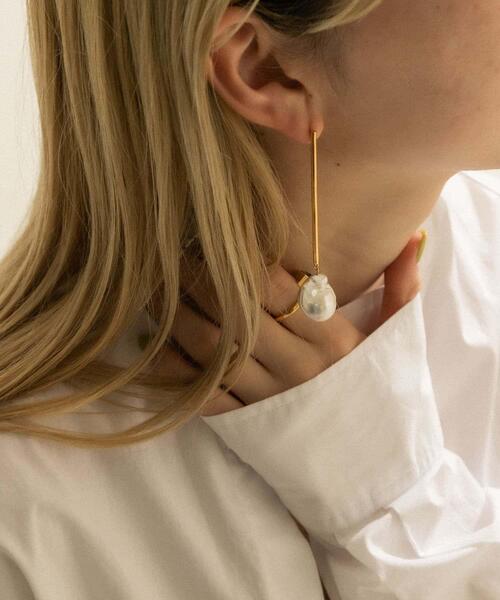 SMELLY(スメリー)の「SMELLY so’ baroque pearl bar pierce(ピアス(両耳用)・レディース・ゴールド・-)」の9枚目の写真