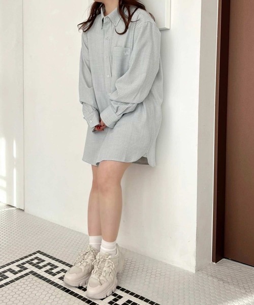 one after another NICE CLAUP（ワンアフターアナザーナイスクラップ）の「【LIMMSE】ロゴ刺繍オーバーサイズシャツ（シャツ/ブラウス・レディース・サックスブルー系/ピンク/ブラック/オフホワイト・FREE）」の22枚目の写真