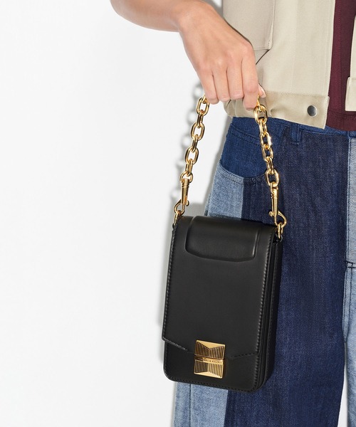⭐️美品⭐️ CHARLES & KEITH ショルダーバッグ　ポーチ付 CHARLES & KEITH（チャールズ & キース）の「Kalinda カリンダ