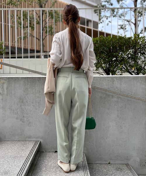 couture brooch（クチュールブローチ）の「【着回しの効く万能ブラウス】シャーリングフリルネックブラウス（シャツ/ブラウス・レディース・サックスブルー/アイボリー/ベビーピンク/ホワイト系3・40/38/42）」の20枚目の写真