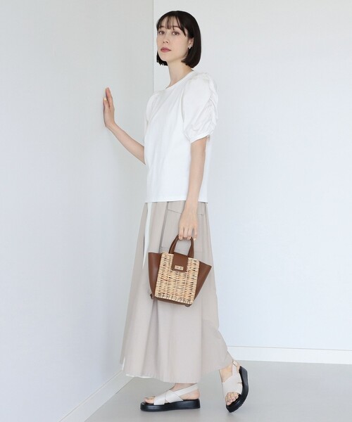 Ray BEAMS（レイビームス）の「Ray BEAMS / ギャザー パフスリーブ Tシャツ（Tシャツ/カットソー・レディース・ホワイト/ブラック/ケリー・ONE SIZE）」の4枚目の写真