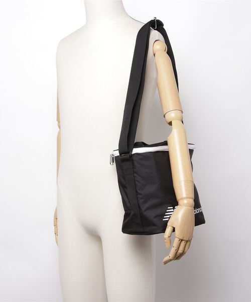 NEW BALANCE(ニューバランス)の「クーラーバック(トートバッグ・メンズ・ブラック/ネイビー・ONE SIZE)」の13枚目の写真