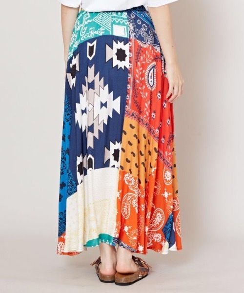 チャイハネ（チャイハネ）の「【チャイハネ】パッチワーク風プリントロングスカート（スカート・レディース・カラフル/ホワイト/パープル・FREE）」の8枚目の写真