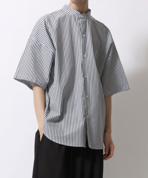 SITRY（シトリー）の「Oversize drop shoulder broadcloth band collar shirt/オーバーサイズ ドロップショルダー ブロード バンドカラー 半袖シャツ（シャツ/ブラウス・メンズ・ブラック/ホワイト/サックスブルー/グリーン/グレイッシュベージュ/イエロー系その他/ホワイト系その他/ブラック系その他/グリーン系その他/ブルー系その他/パープル系その他・M/L/XL）」の22枚目の写真