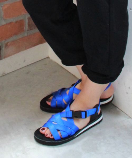 JOURNAL STANDARD(ジャーナルスタンダード)の「【SUNNY SPORTS/サニースポーツ 】SUNNY SPORTS×THE SANDALMAN ウェーブサンダル #(サンダル・レディース・ブラック/ブルー・SMALL/MEDIUM)」の1枚目の写真