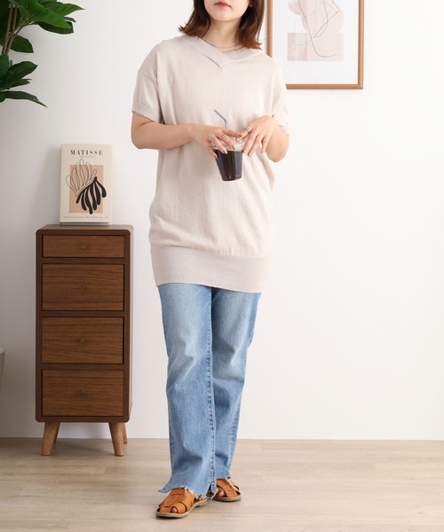 atONE(アットワン)の「atONE Vネックドルマン半袖綿ニット(Tシャツ/カットソー・レディース・ブラック/ライトグレー/ネイビー/杢グレー/グレイッシュベージュ/カーキ/ホワイト・LL~3L/4L~5L/M-L)」の19枚目の写真