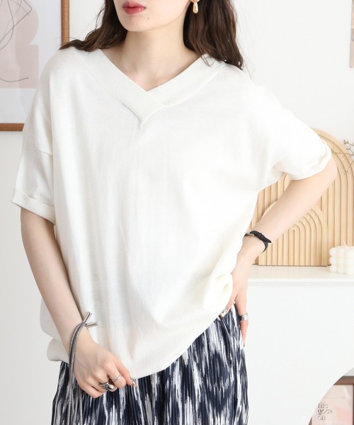 atONE(アットワン)の「atONE Vネックドルマン半袖綿ニット(Tシャツ/カットソー・レディース・ブラック/ライトグレー/ネイビー/杢グレー/グレイッシュベージュ/カーキ/ホワイト・LL~3L/4L~5L/M-L)」の8枚目の写真