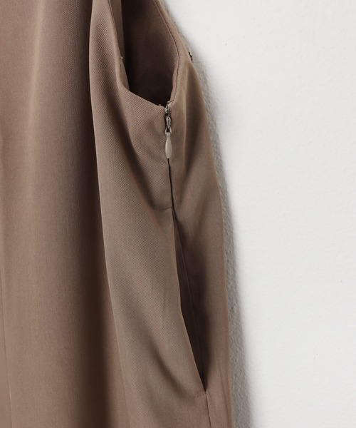 evernavy（エバーネイビー）の「とろみ素材スクエアネックサロペット（サロペット/オーバーオール・レディース・グレイッシュベージュ/キナリ/ネイビー/ブラック・M/S/L）」の17枚目の写真