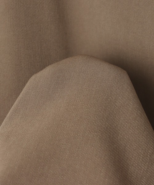 evernavy（エバーネイビー）の「とろみ素材スクエアネックサロペット（サロペット/オーバーオール・レディース・グレイッシュベージュ/キナリ/ネイビー/ブラック・M/S/L）」の14枚目の写真