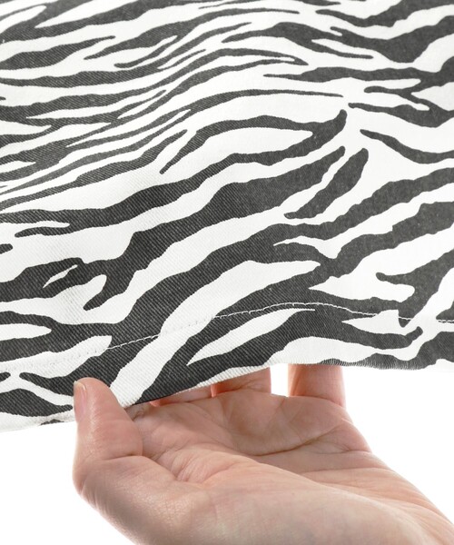 BRANSHES（ブランシェス）の「【プチプラ】ツイル総柄プリントジャンパースカート（ジャンパースカート・キッズ・ブラック/ベージュ/オフホワイト・90/100/110/120/130）」の6枚目の写真