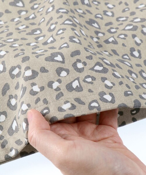 BRANSHES（ブランシェス）の「【プチプラ】ツイル総柄プリントジャンパースカート（ジャンパースカート・キッズ・ブラック/ベージュ/オフホワイト・90/100/110/120/130）」の13枚目の写真