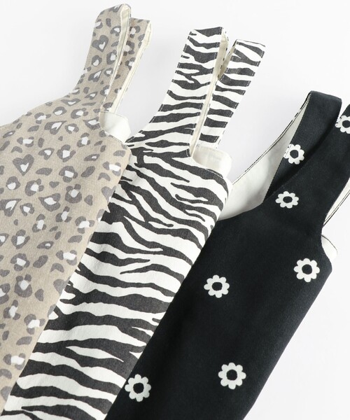 BRANSHES（ブランシェス）の「【プチプラ】ツイル総柄プリントジャンパースカート（ジャンパースカート・キッズ・ブラック/ベージュ/オフホワイト・90/100/110/120/130）」の7枚目の写真