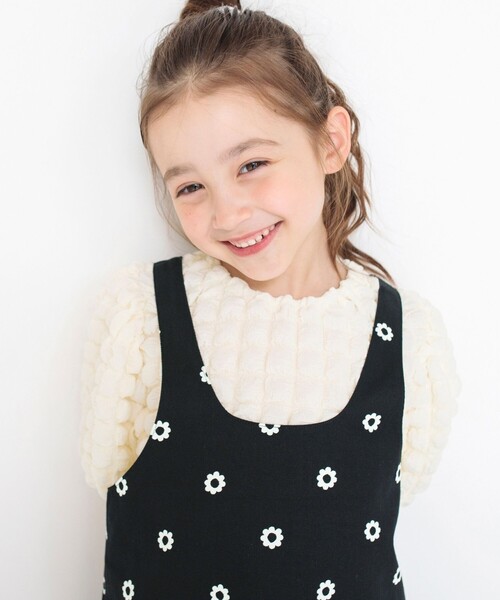 BRANSHES（ブランシェス）の「【プチプラ】ツイル総柄プリントジャンパースカート（ジャンパースカート・キッズ・ブラック/ベージュ/オフホワイト・90/100/110/120/130）」の4枚目の写真