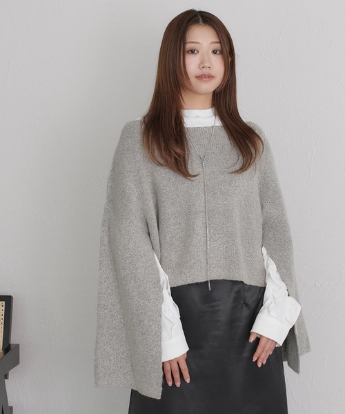 soie by apres jour mignon(ソワバイアプレジュールミニョン)の「【soie by apres jour mignon】袖スリットブークレニットポンチョ【ZOZOTOWN限定アイテム】(ニット/セーター・レディース・レッド/グレー/アイボリー/ブラック・フリー)」の5枚目の写真