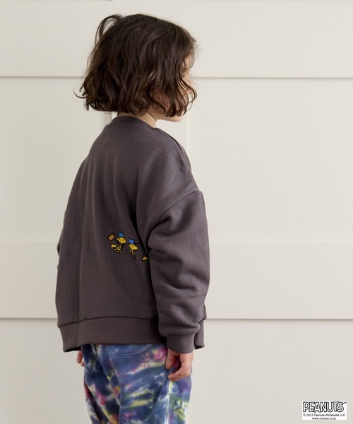 PEANUTS（ピーナッツ）の「【PEANUTS】スヌーピー/ウラケトレーナー（80～150cm）（スウェット・キッズ・オフホワイト/チャコール/ライトブルー/オレンジ・90/80/130/110/150/95/100/120/140）」の17枚目の写真