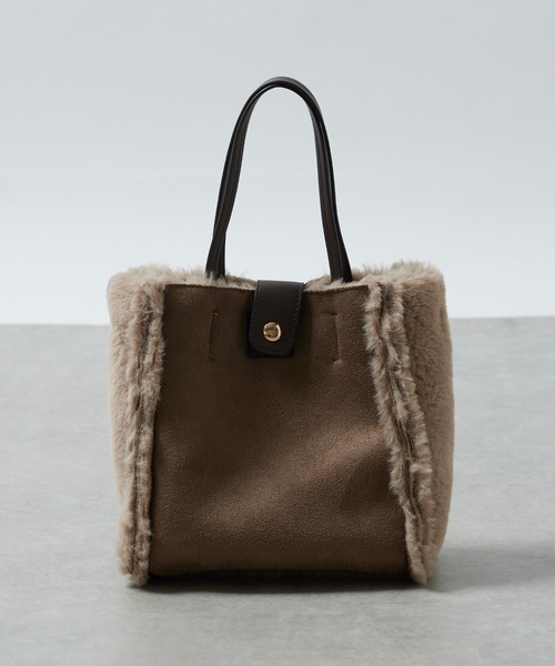 un dix cors（アンディコール）の「リバーシブルムートン風2WAYバッグ（ハンドバッグ・レディース・グレイッシュベージュ/オフホワイト・FREE）」の16枚目の写真