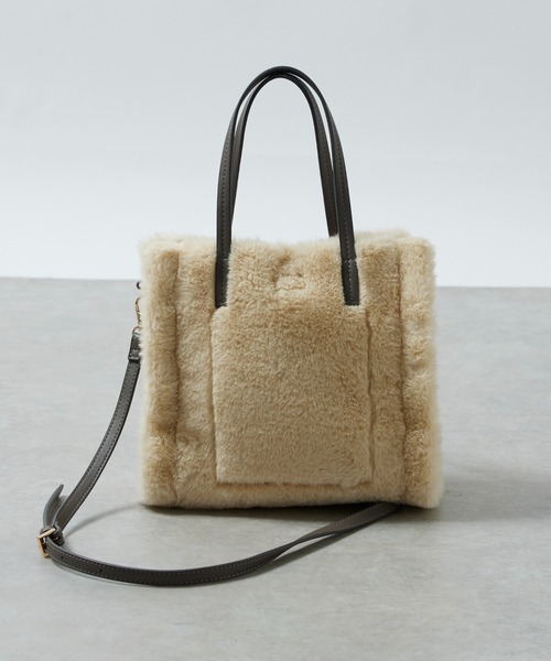 un dix cors（アンディコール）の「リバーシブルムートン風2WAYバッグ（ハンドバッグ・レディース・グレイッシュベージュ/オフホワイト・FREE）」の9枚目の写真