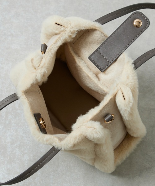 un dix cors（アンディコール）の「リバーシブルムートン風2WAYバッグ（ハンドバッグ・レディース・グレイッシュベージュ/オフホワイト・FREE）」の10枚目の写真