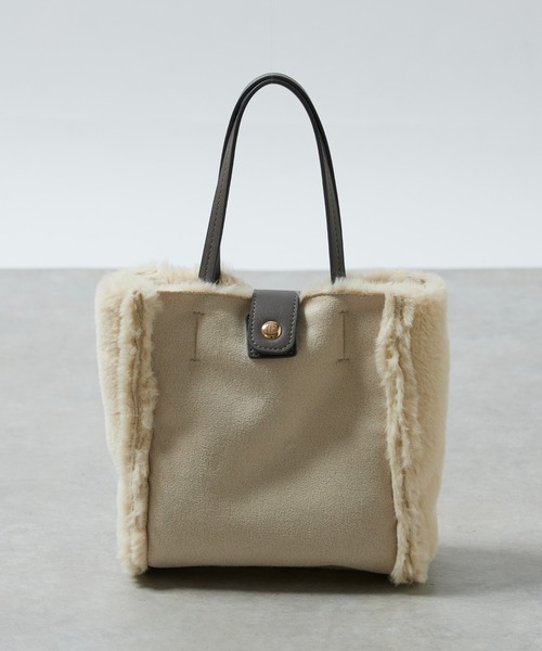 un dix cors（アンディコール）の「リバーシブルムートン風2WAYバッグ（ハンドバッグ・レディース・グレイッシュベージュ/オフホワイト・FREE）」の3枚目の写真