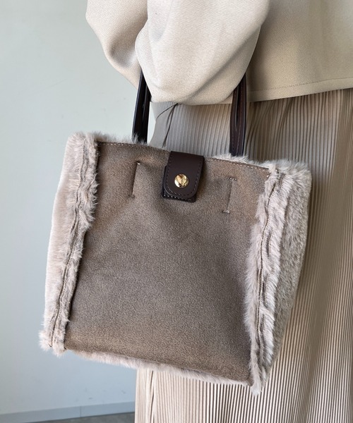 un dix cors（アンディコール）の「リバーシブルムートン風2WAYバッグ（ハンドバッグ・レディース・グレイッシュベージュ/オフホワイト・FREE）」の20枚目の写真