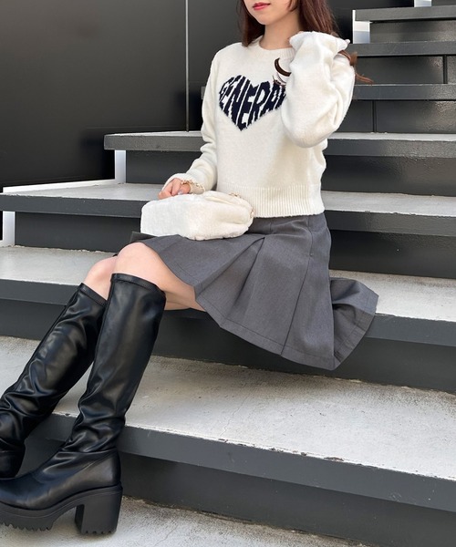 INGNI(イング)の「ショート丈もちもちハートロゴニット(ニット/セーター・レディース・ホワイト×ネイビー/ブラック×ホワイト・M)」の7枚目の写真